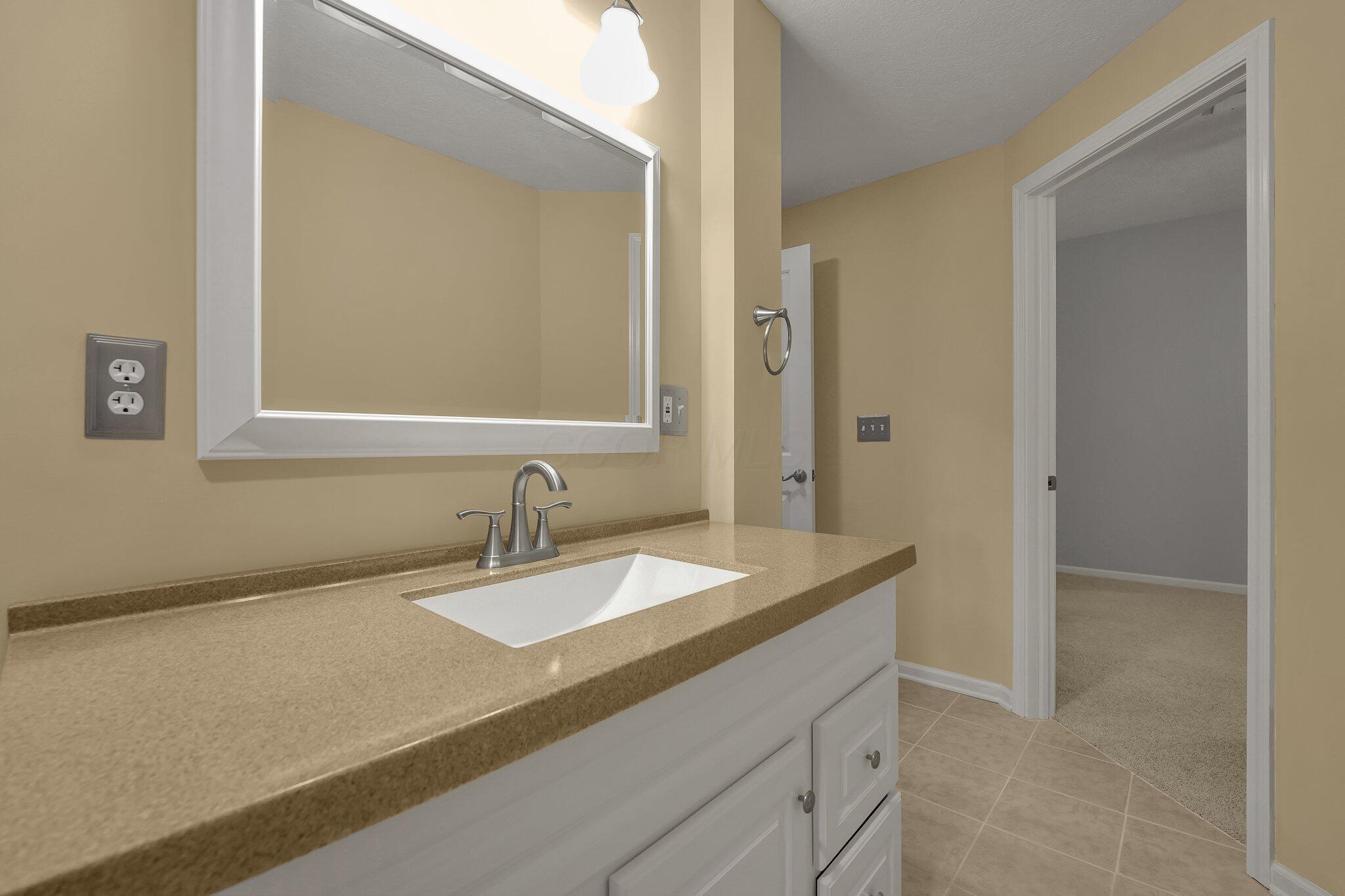 4657 Prestige Lane, Hilliard, Ohio image 35