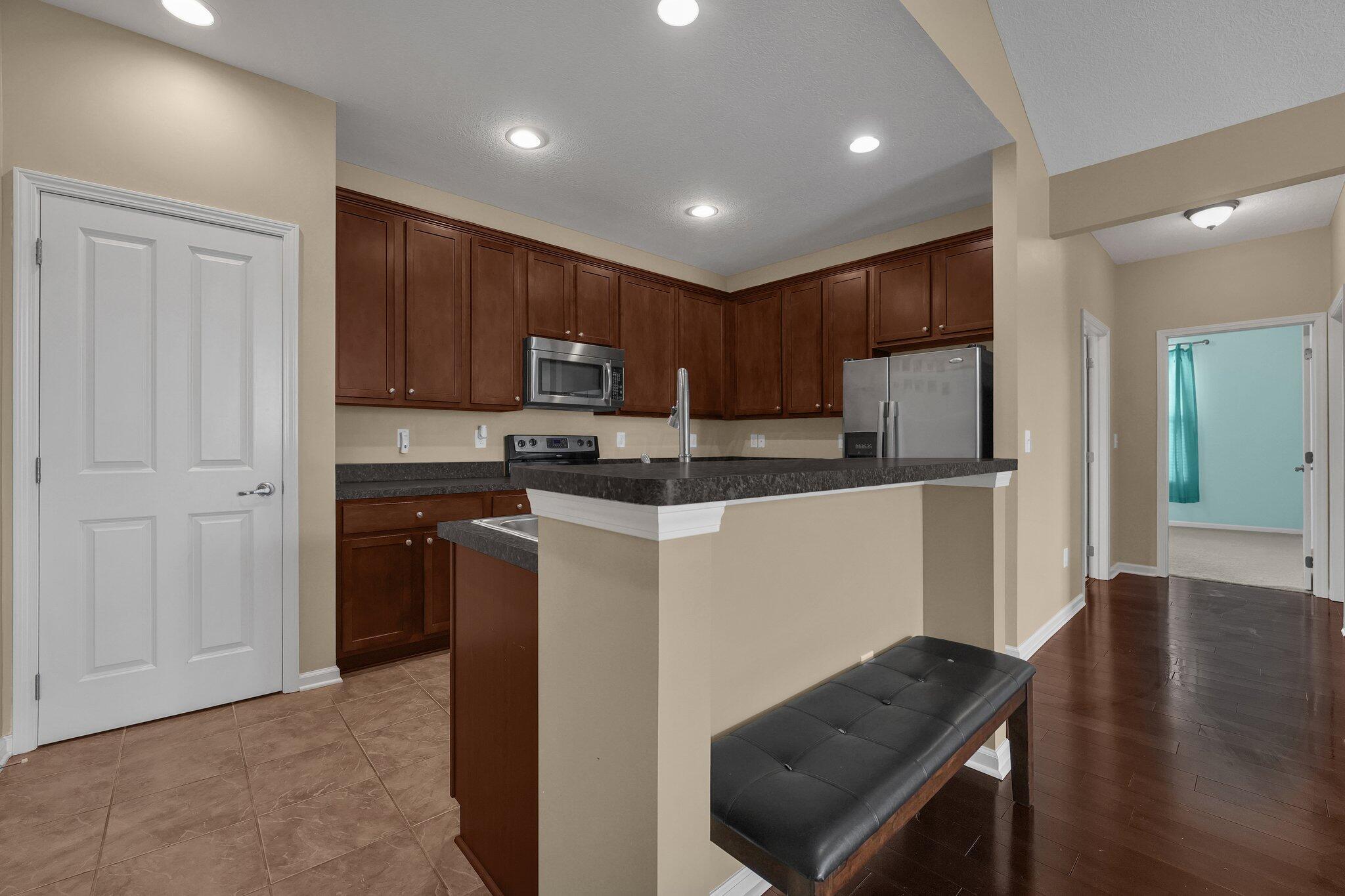 4657 Prestige Lane, Hilliard, Ohio image 12