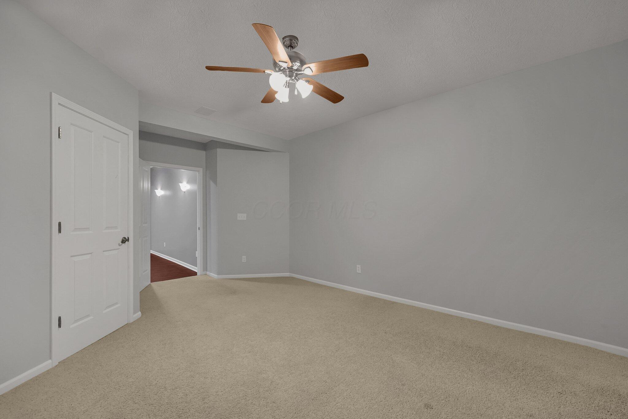 4657 Prestige Lane, Hilliard, Ohio image 33