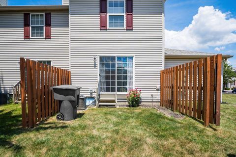 Photo of 5707 Ashcroft Lane 160A #160A, Hilliard, OH 43026 (MLS # 226025485)