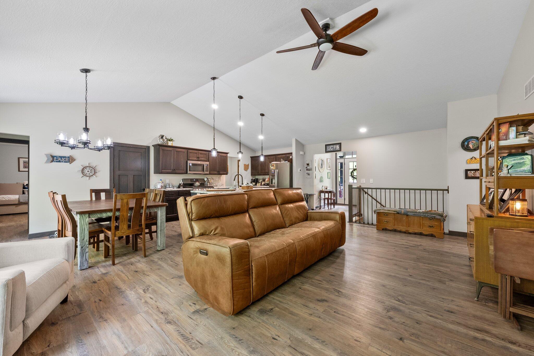 530 Terrace Ridge Circle, Howard, Ohio image 10
