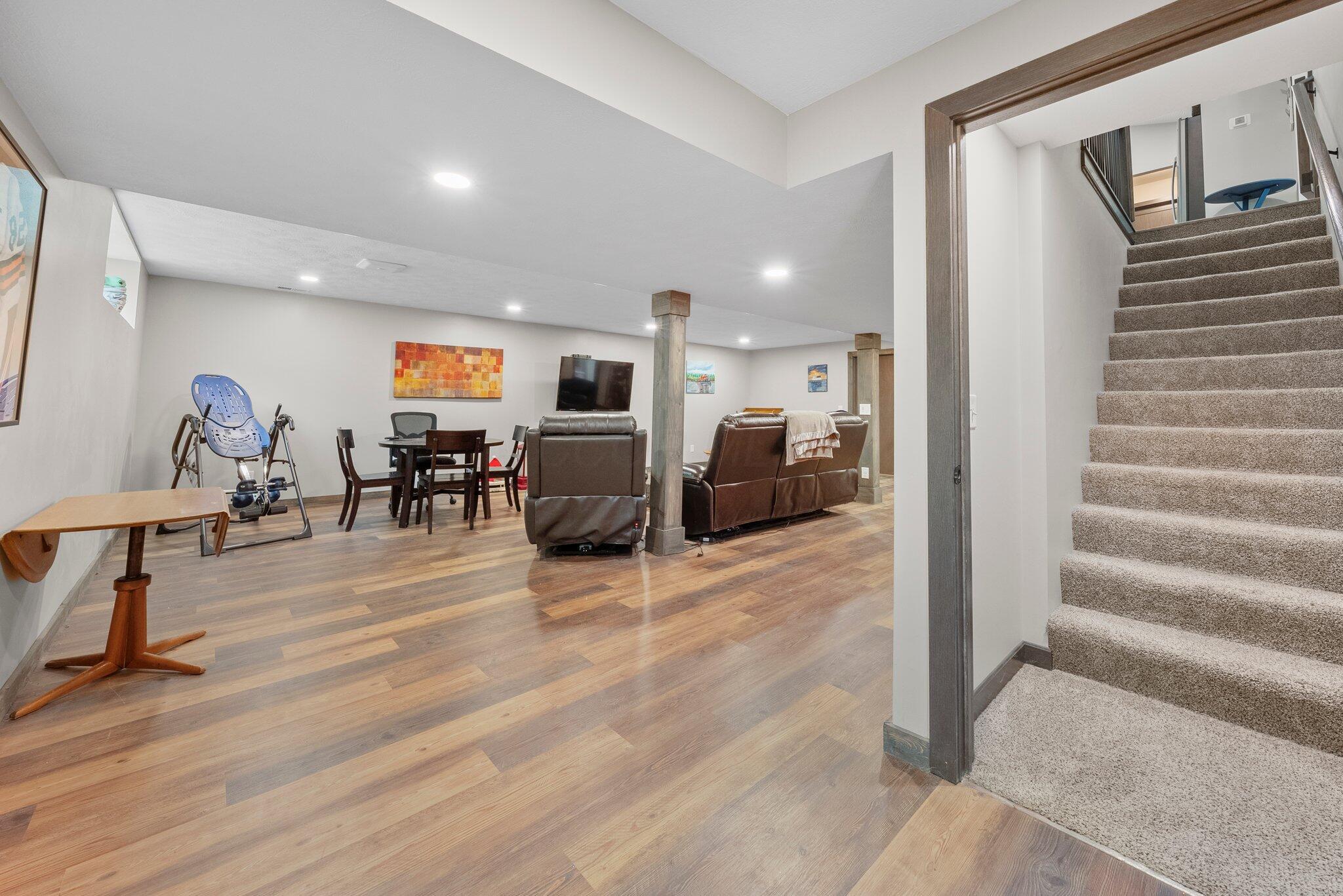 530 Terrace Ridge Circle, Howard, Ohio image 38