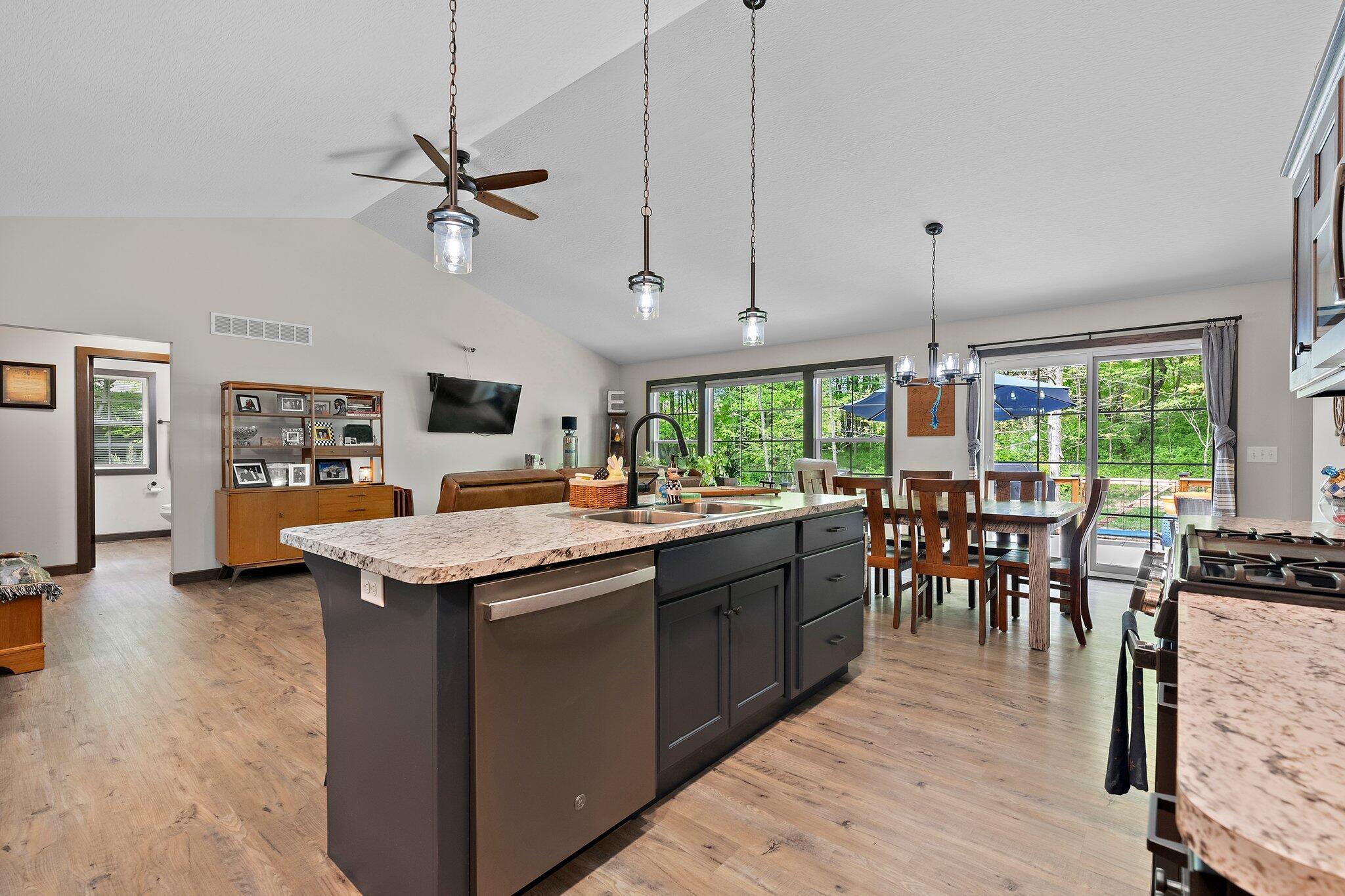 530 Terrace Ridge Circle, Howard, Ohio image 13