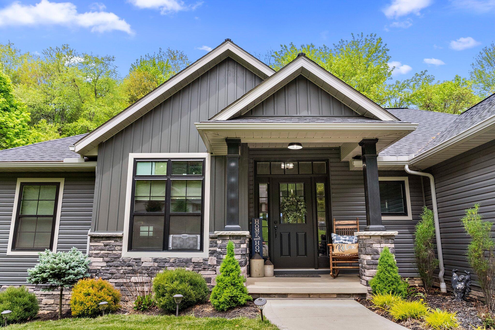530 Terrace Ridge Circle, Howard, Ohio image 2
