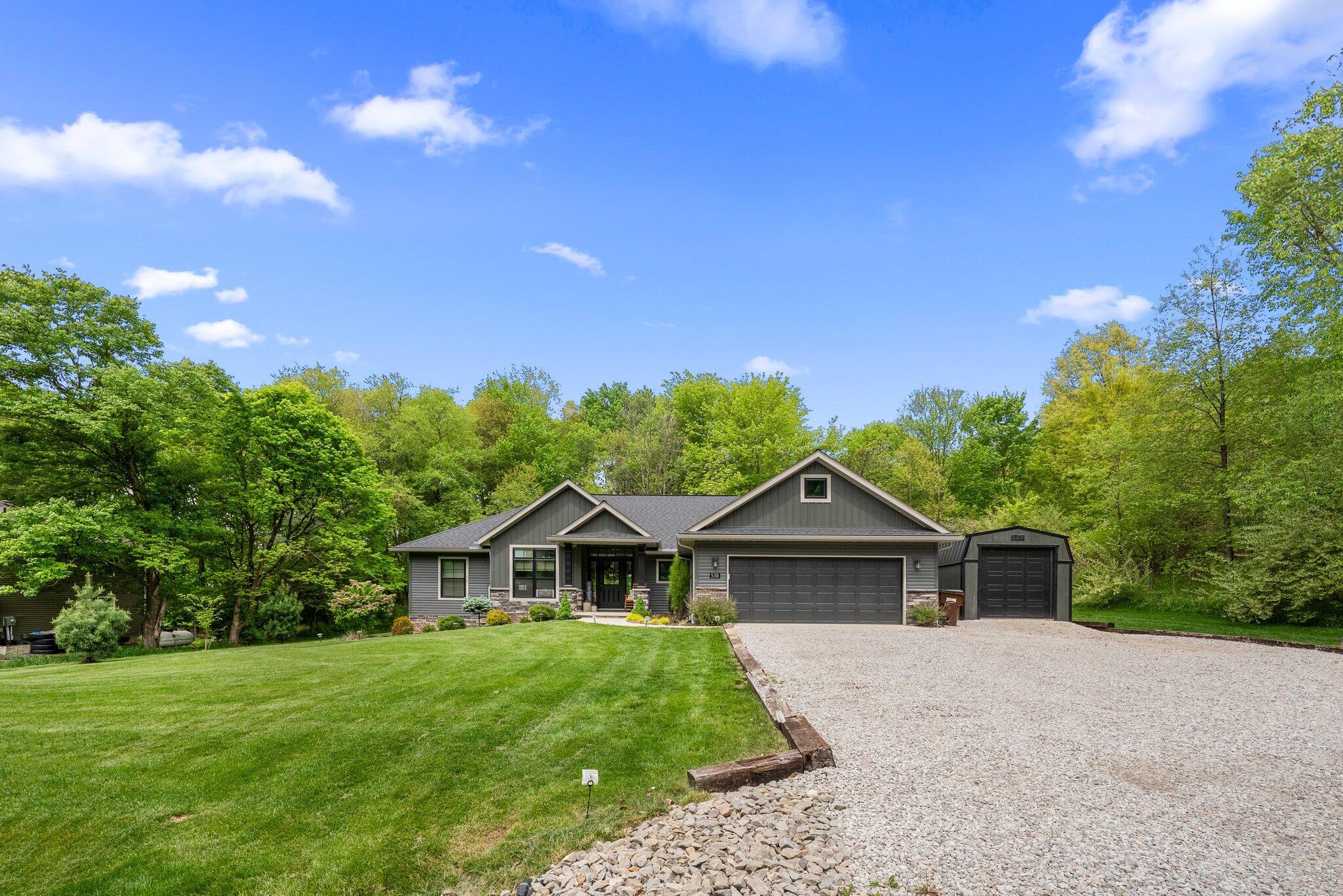 530 Terrace Ridge Circle, Howard, Ohio image 3