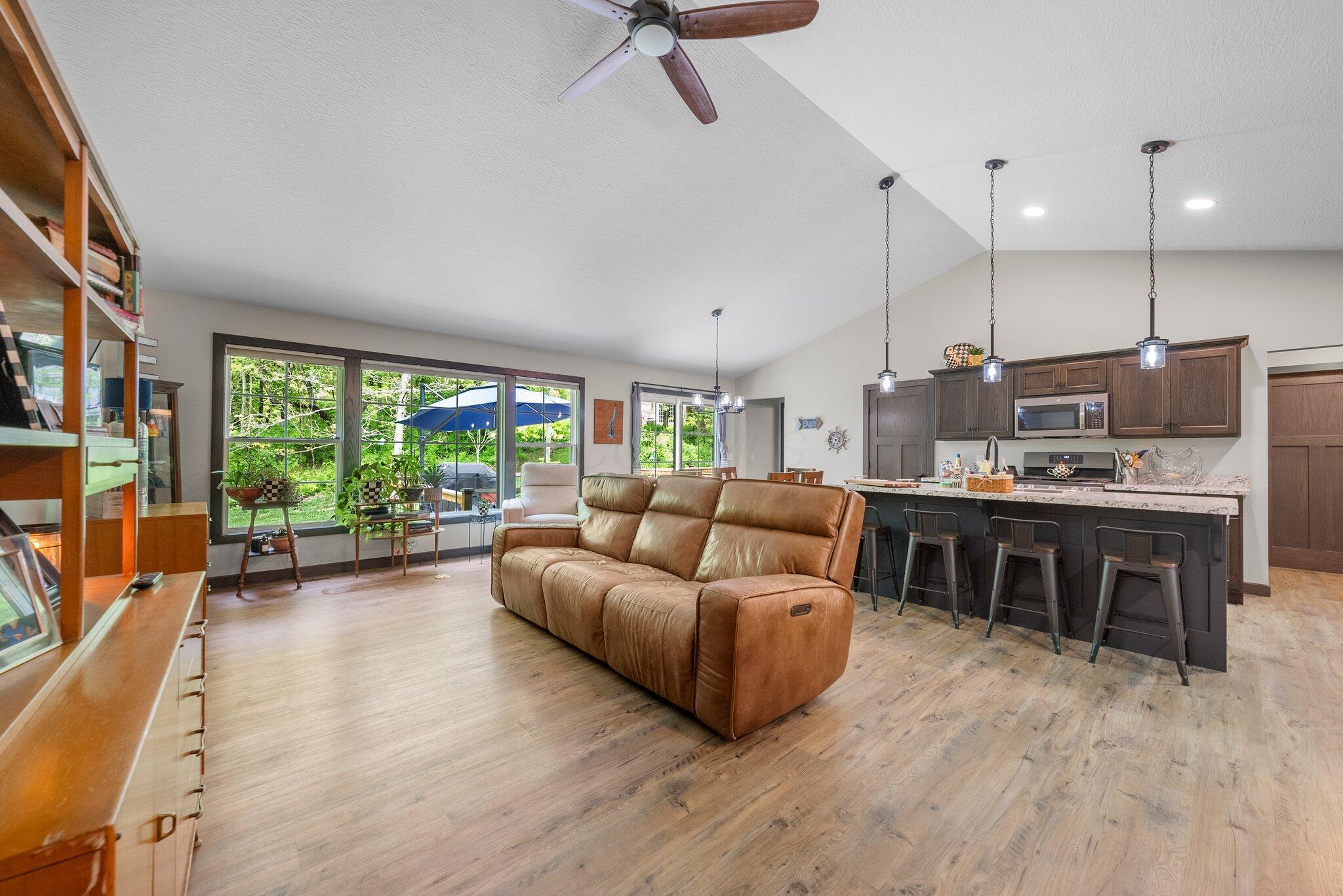 530 Terrace Ridge Circle, Howard, Ohio image 12