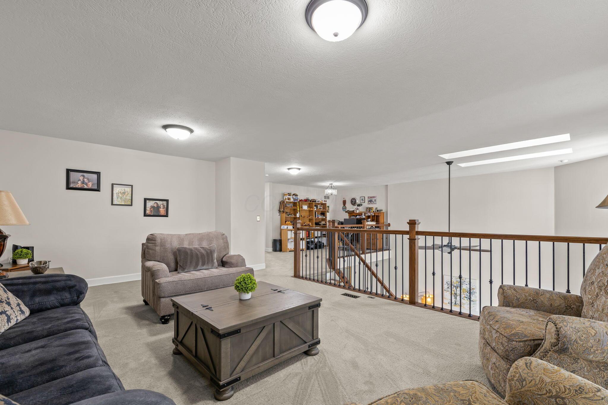 7330 Deer Valley Crossing, Powell, Ohio image 43