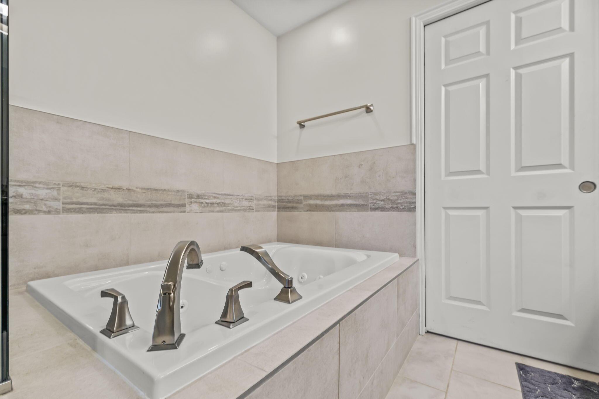 7330 Deer Valley Crossing, Powell, Ohio image 37