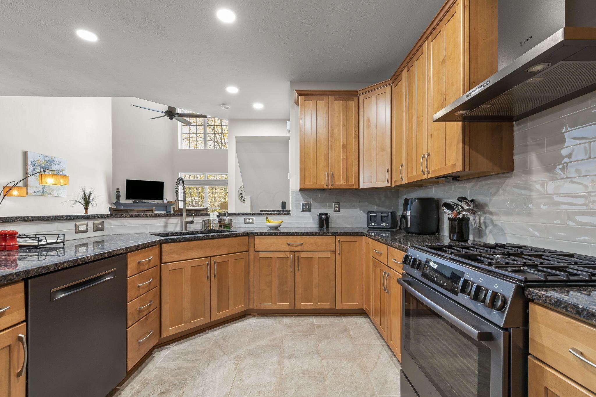 7330 Deer Valley Crossing, Powell, Ohio image 13