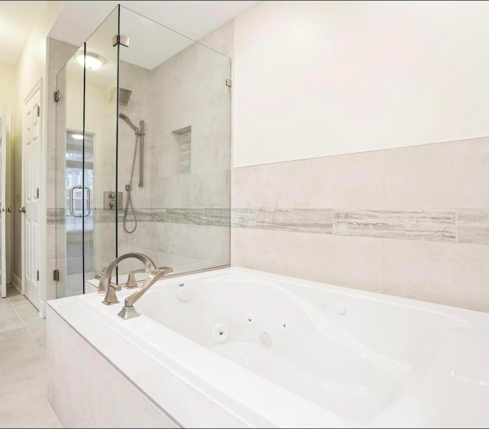 7330 Deer Valley Crossing, Powell, Ohio image 34