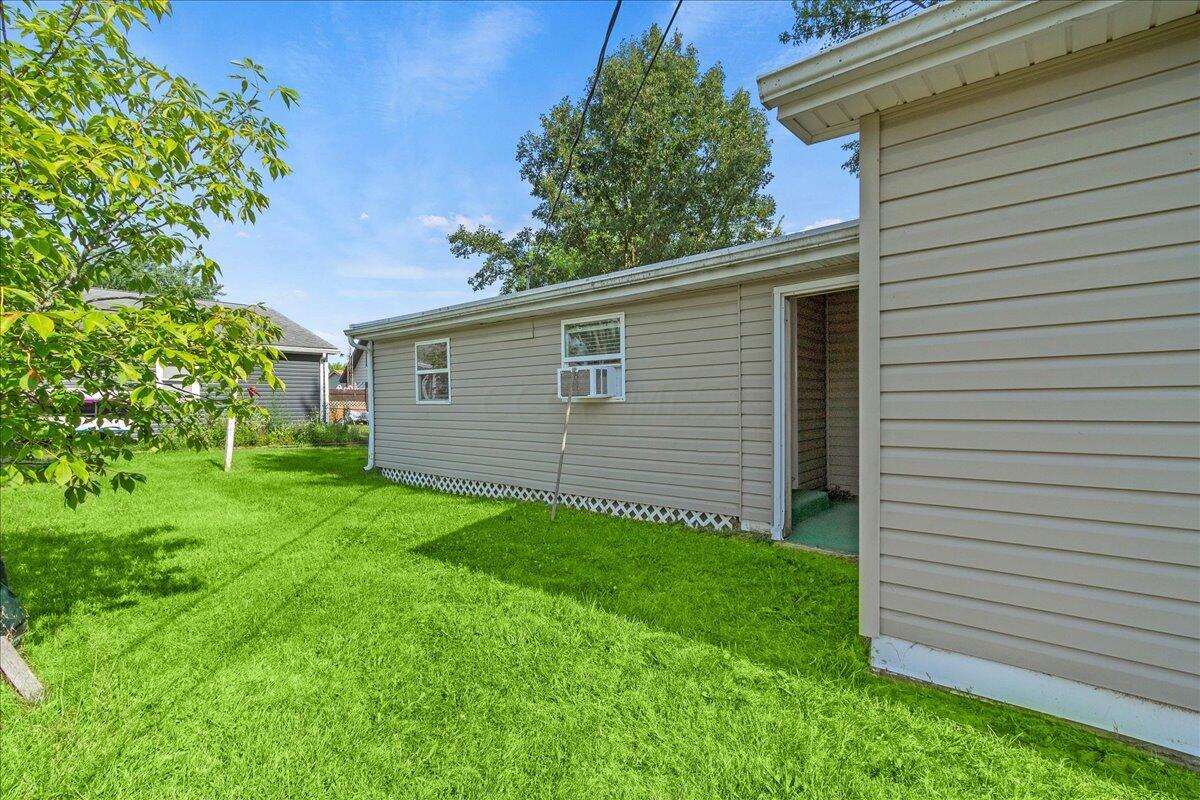 11385 Horseshoe Channel Drive, Lakeview, Ohio image 35