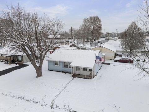 Tiny photo for 4372 Robin Street, Grove City, OH 43123 (MLS # 225044661)