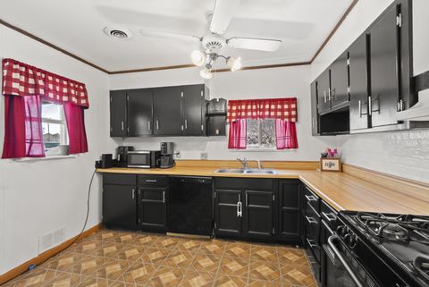 Tiny photo for 4372 Robin Street, Grove City, OH 43123 (MLS # 225044661)