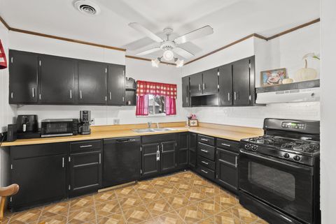 Tiny photo for 4372 Robin Street, Grove City, OH 43123 (MLS # 225044661)