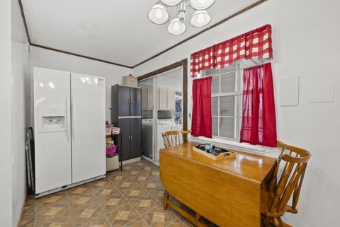 Tiny photo for 4372 Robin Street, Grove City, OH 43123 (MLS # 225044661)