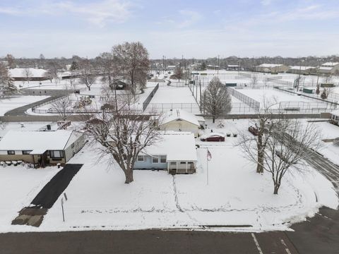 Tiny photo for 4372 Robin Street, Grove City, OH 43123 (MLS # 225044661)