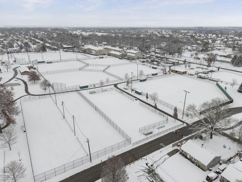 Tiny photo for 4372 Robin Street, Grove City, OH 43123 (MLS # 225044661)