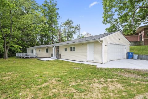 Photo of 1404 Waggoner Road, Reynoldsburg, OH 43068 (MLS # 226021835)