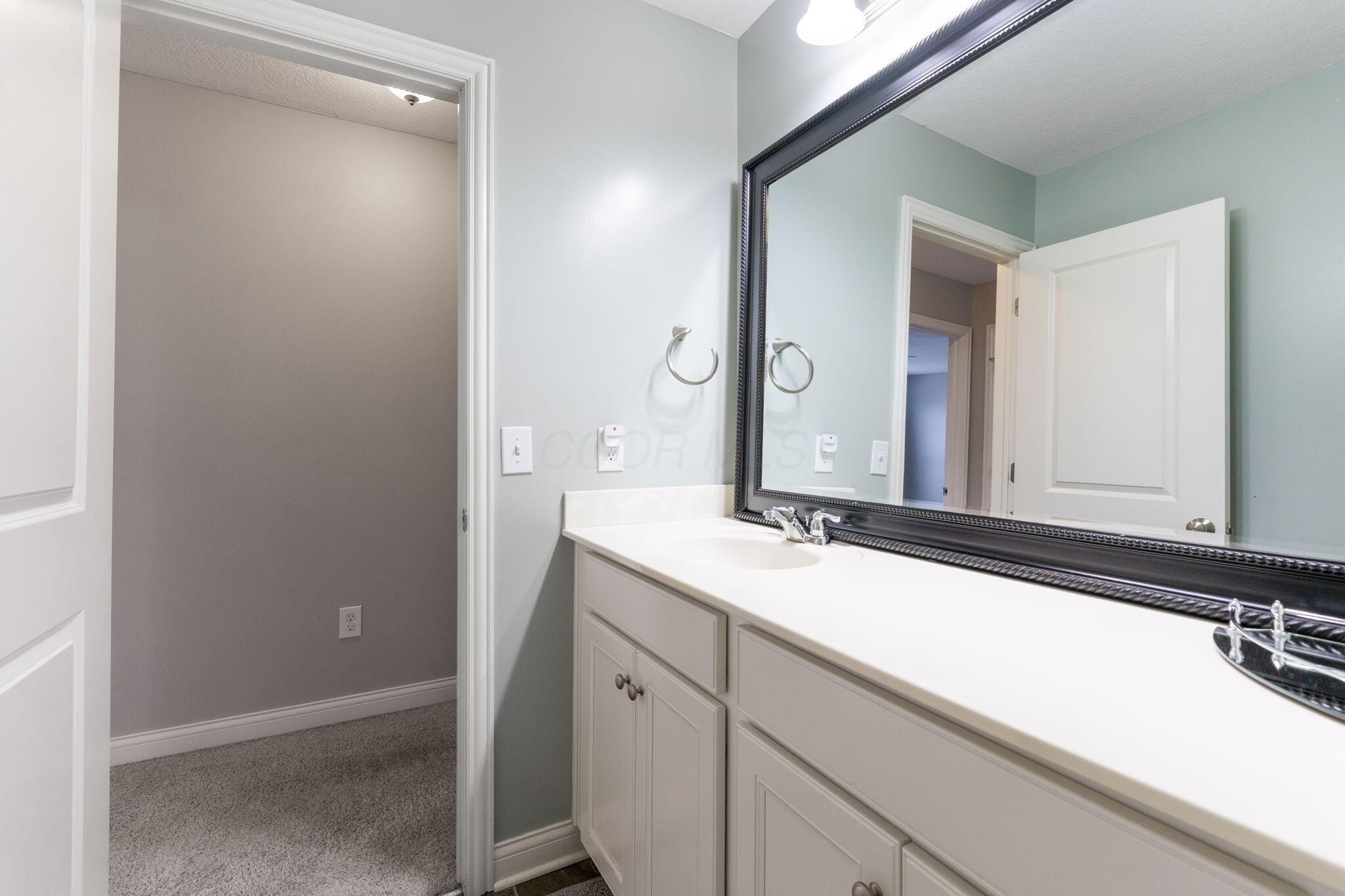 646 Black Hawk Drive, Marysville, Ohio image 37