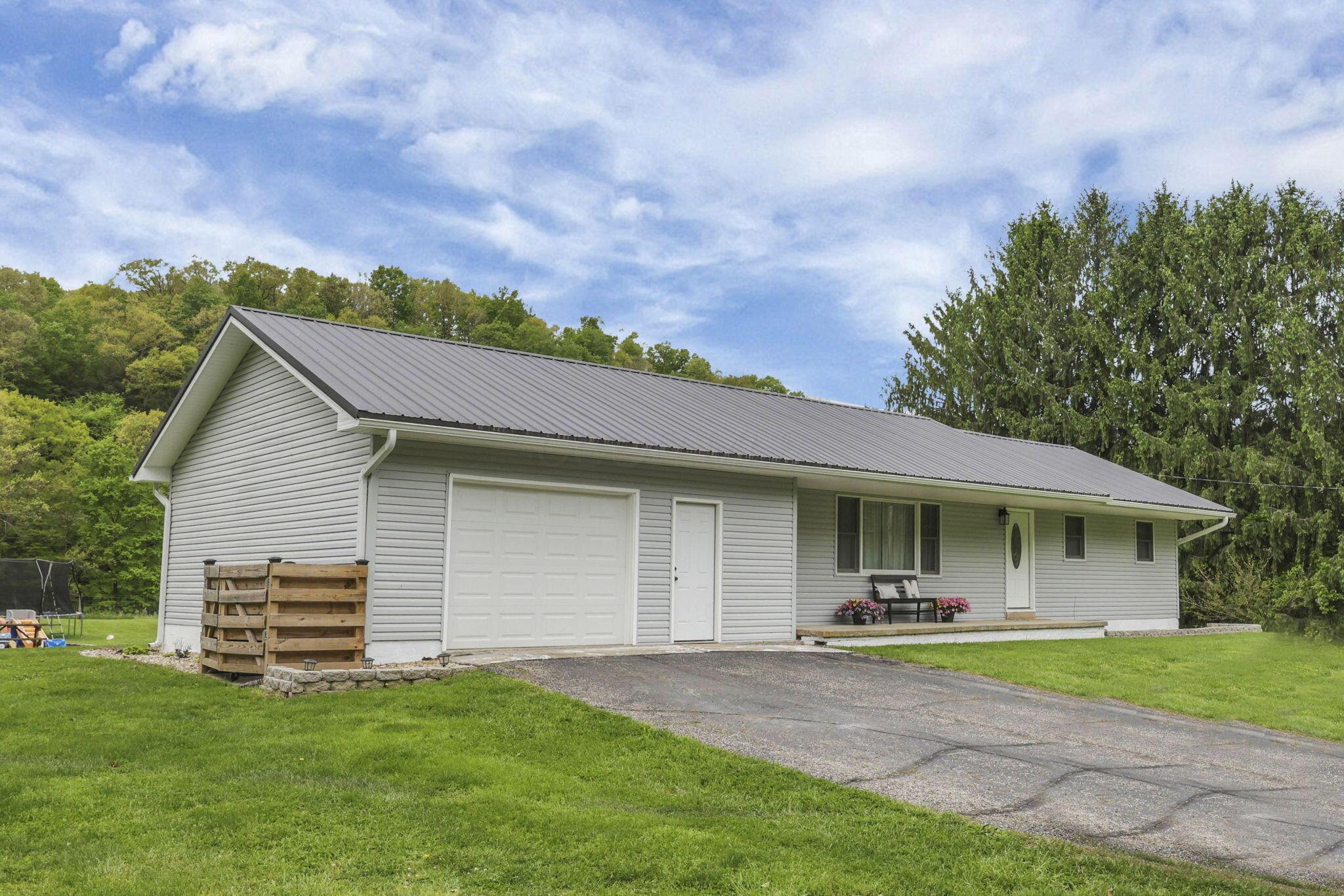 4377 Hickman Road NE