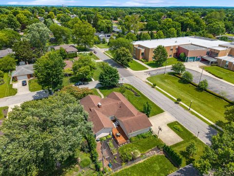 Tiny photo for 1463 Wakefield Court E, Columbus, OH 43209 (MLS # 226022853)