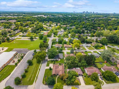 Tiny photo for 1463 Wakefield Court E, Columbus, OH 43209 (MLS # 226022853)