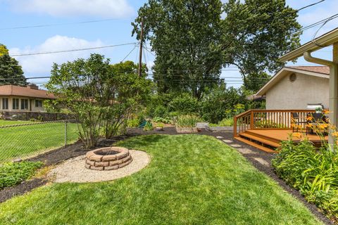 Tiny photo for 1463 Wakefield Court E, Columbus, OH 43209 (MLS # 226022853)