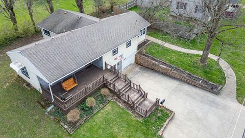 Photo of 185 E Cedar Street, Mount Gilead, OH 43338 (MLS # 226010893)