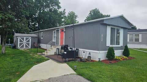 Homes For Sale - 285 Walnut Boulevard<br/> Lewis Center, OH 43035