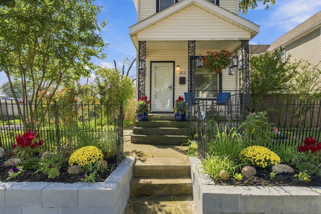 Photo of 353 E Morrill Avenue, Columbus, OH 43207 (MLS # 226037238)