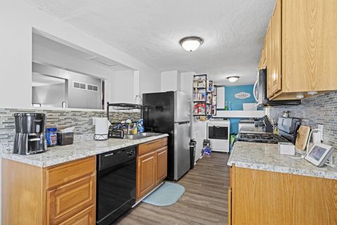 Tiny photo for 1452 Burnley Square N, Columbus, OH 43229 (MLS # 225037383)
