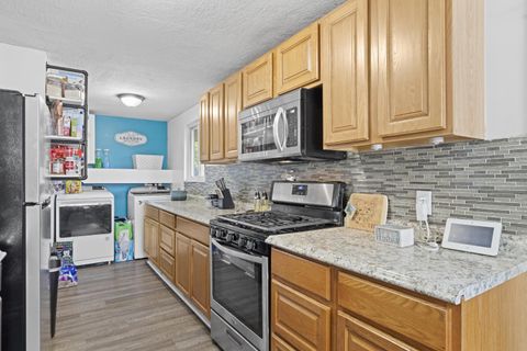 Tiny photo for 1452 Burnley Square N, Columbus, OH 43229 (MLS # 225037383)