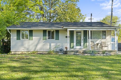 Photo of 1452 Burnley Square N, Columbus, OH 43229 (MLS # 225037383)