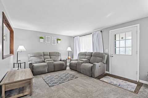 Tiny photo for 1452 Burnley Square N, Columbus, OH 43229 (MLS # 225037383)