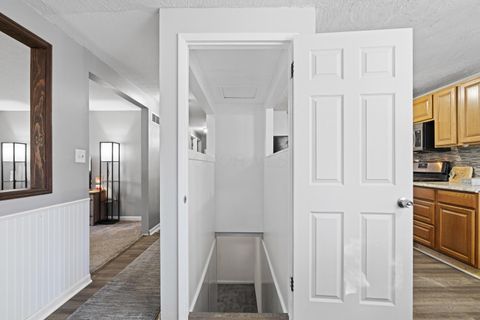 Tiny photo for 1452 Burnley Square N, Columbus, OH 43229 (MLS # 225037383)