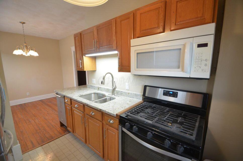 Columbus, Ohio 43201, United States, 2 Bedrooms Bedrooms, ,2 BathroomsBathrooms,Residential,Active,148858