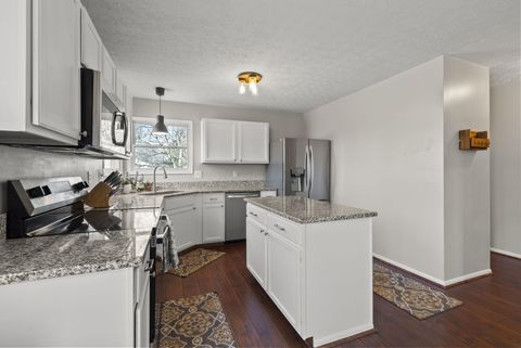 Tiny photo for 1157 Onaway Court, Columbus, OH 43228 (MLS # 226005476)