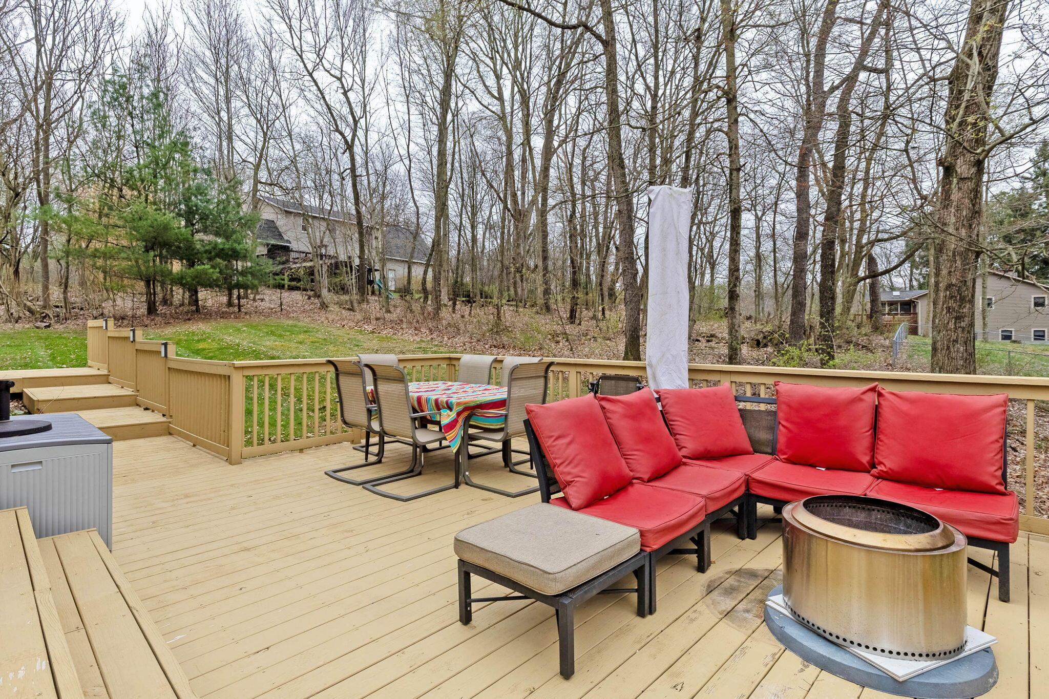 604 King Beach Drive, Howard, Ohio image 4