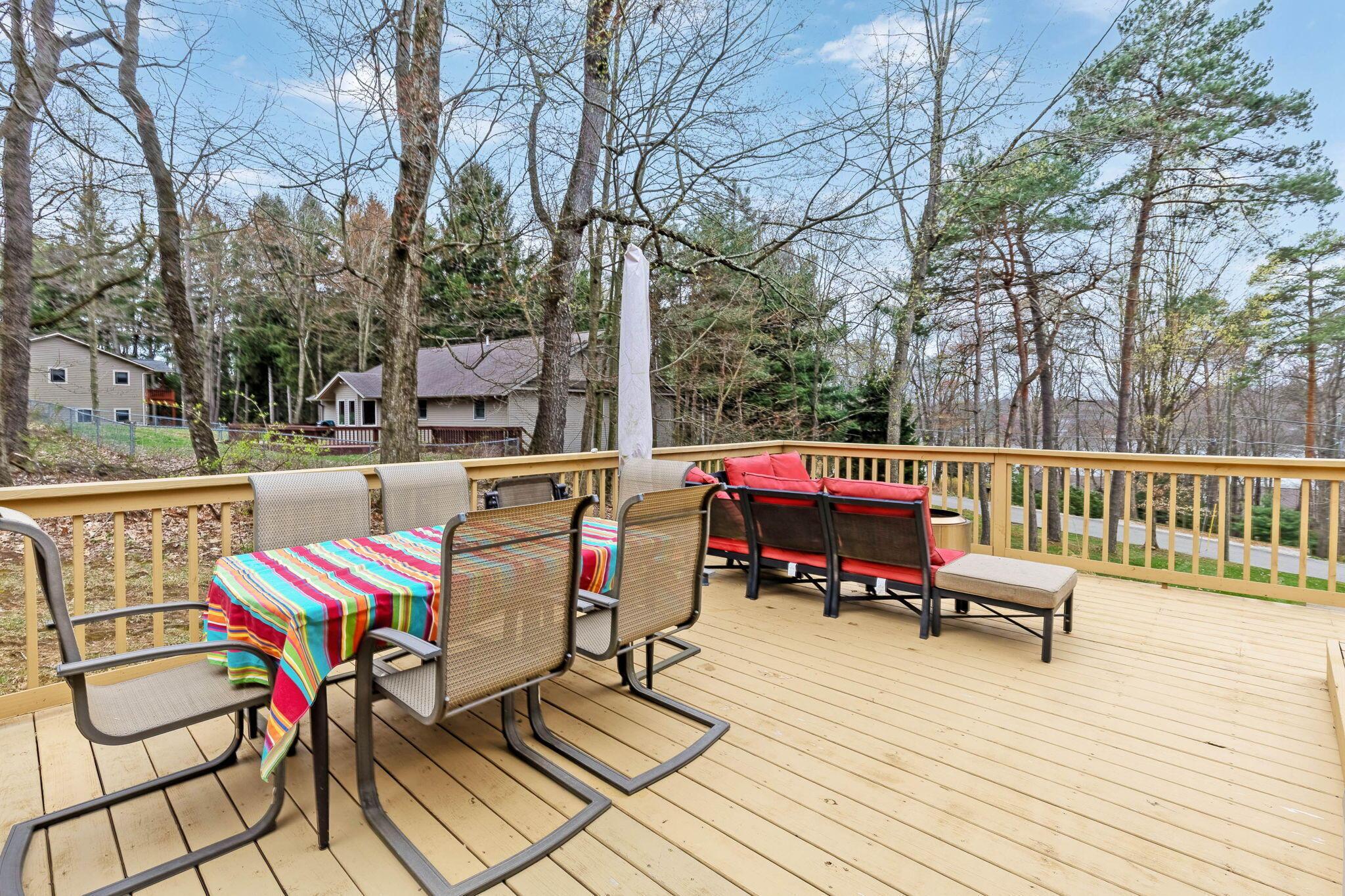 604 King Beach Drive, Howard, Ohio image 5