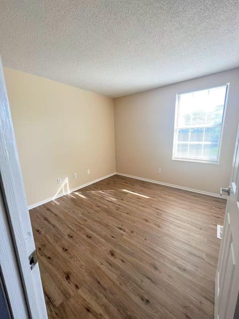 Tiny photo for 4843 Stoneybrook Boulevard 30E #30E, Hilliard, OH 43026 (MLS # 225037681)