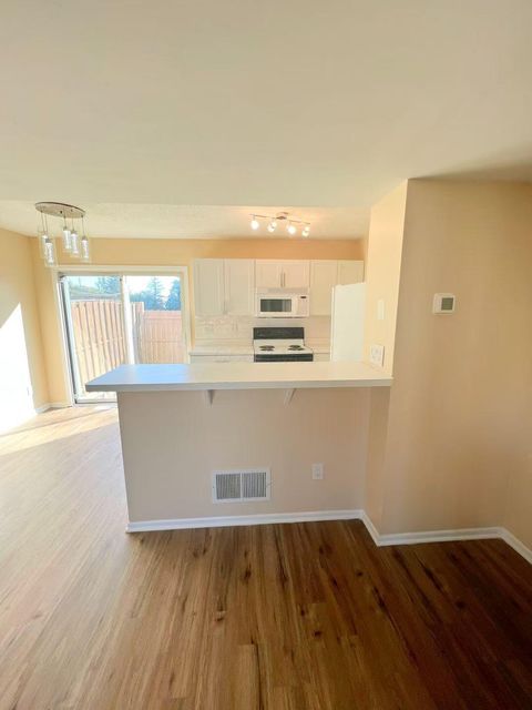 Tiny photo for 4843 Stoneybrook Boulevard 30E #30E, Hilliard, OH 43026 (MLS # 225037681)