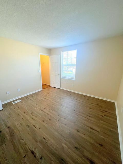 Tiny photo for 4843 Stoneybrook Boulevard 30E #30E, Hilliard, OH 43026 (MLS # 225037681)