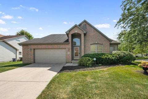 Photo of 5931 Cove Point Court, Columbus, OH 43228 (MLS # 226033801)