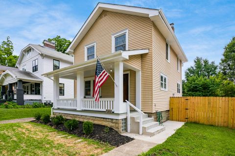 Photo of 219 E Como Avenue, Columbus, OH 43202 (MLS # 225026693)