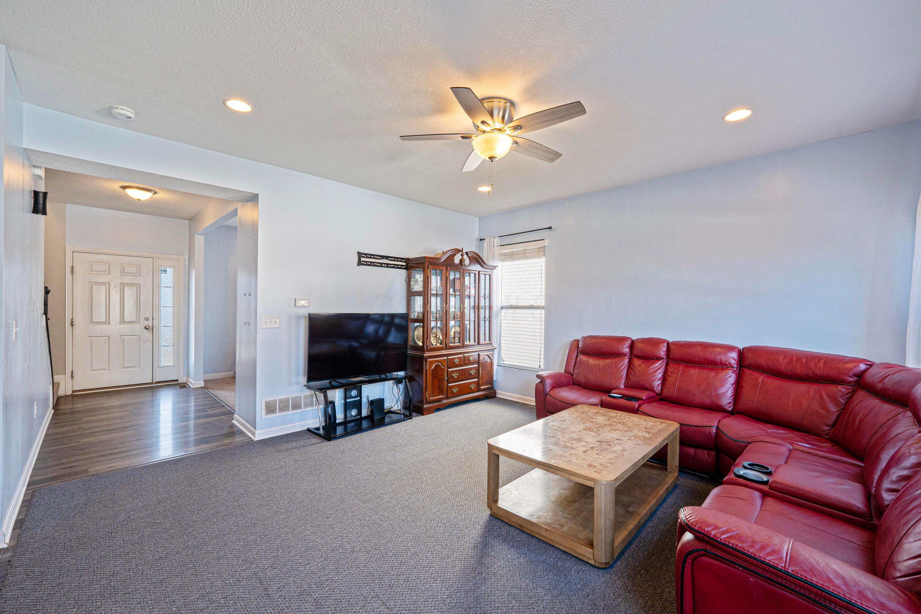 8698 Aconite Drive, Blacklick, Ohio image 11