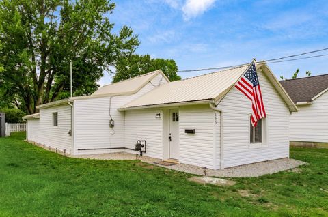 Photo of 165 W Jersey Street, Johnstown, OH 43031 (MLS # 225021705)