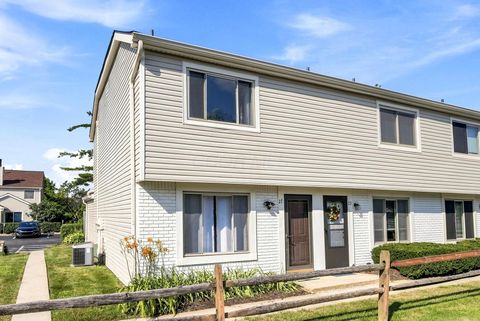 Photo of 27 Hedgerow Lane, Delaware, OH 43015 (MLS # 226026572)