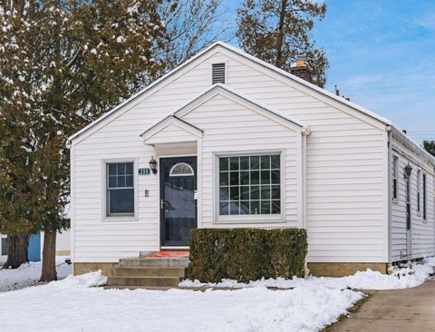 Tiny photo for 290 W Kanawha Avenue, Columbus, OH 43214 (MLS # 225044840)