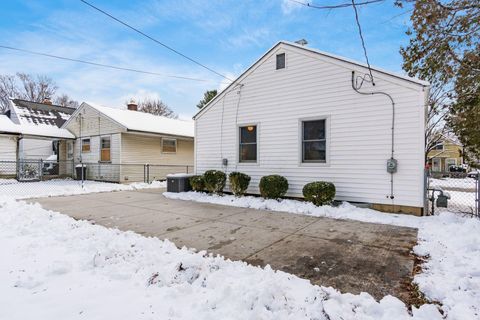 Tiny photo for 290 W Kanawha Avenue, Columbus, OH 43214 (MLS # 225044840)
