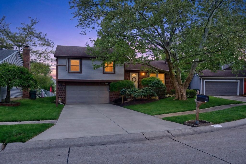 Photo of 2040 Tuckaway Court, Columbus, OH 43228 (MLS # 226014323)